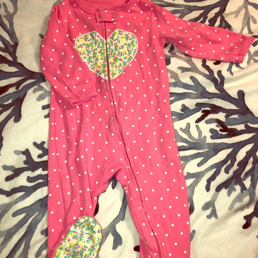 🌟 3 for $25 🌟 Carter’s heart zip footie pajamas